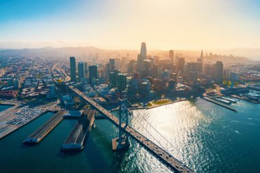 San Francisco 'da Bay Köprüsü 'nün havadan görünümü