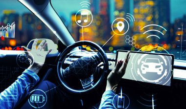 Otomatik pilot modunda bir araba kullanan kişi