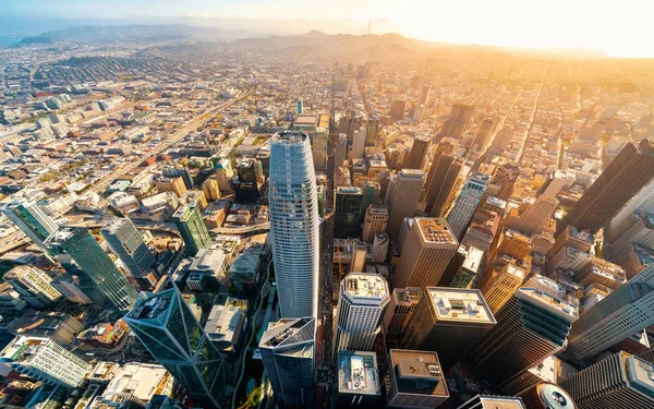 サンフランシスコのダウンタウンの空の景色 — ストック写真