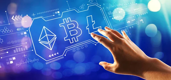 Cryptocurrency Bitcoin, Ethereum, Litecoin con la mano premendo un pulsante — Foto Stock