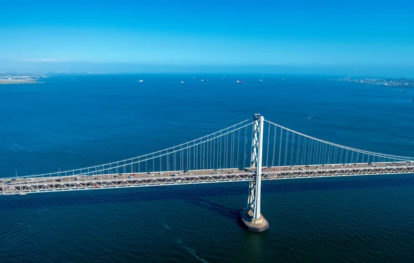 Luchtfoto van de Bay Bridge in San Francisco — Stockfoto