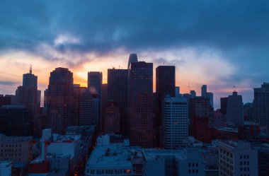 San Francisco şehir merkezi gökdelen binaları