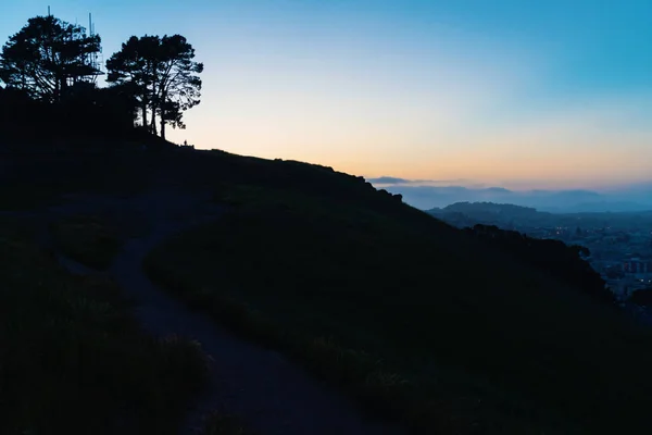 Silhouette paesaggistica al crepuscolo a San Francisco — Foto Stock