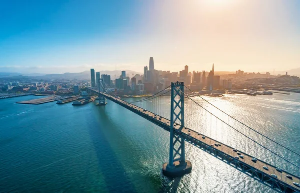 Вид с воздуха на мост через залив Сан-Франциско — стоковое фото