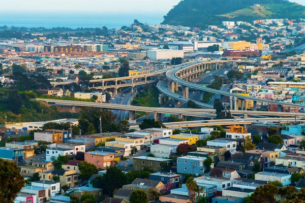 Blick auf San Francisco in der Dämmerung — Stockfoto