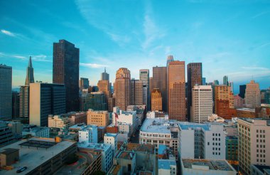 San Francisco şehir merkezi gökdelen binaları