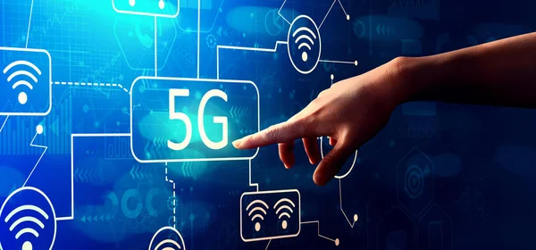 5G-nätverk med handtryck på en knapp — Stockfoto