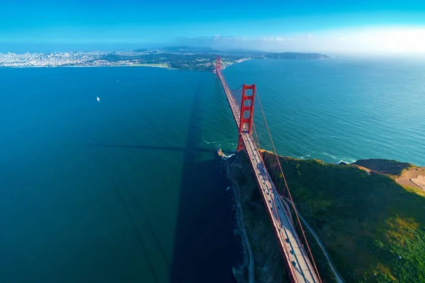 Aerial view of the Golden Gate Bridge in San Francisco — Stock Photo, Image