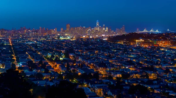 Uitzicht op San Francisco bij nacht — Stockfoto