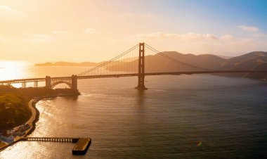 San Francisco 'daki Golden Gate Köprüsü 'nün havadan görünümü