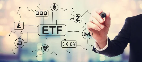 사업가와 암호 화폐 ETF 테마 — 스톡 사진