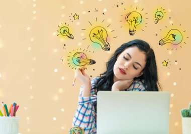 Genç bayanla fikir ampulleri