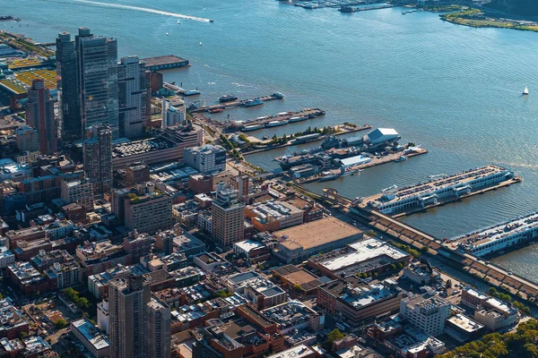 Вид с воздуха на нижний Манхэттен — стоковое фото