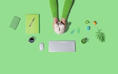 Kumbarası olan biri.