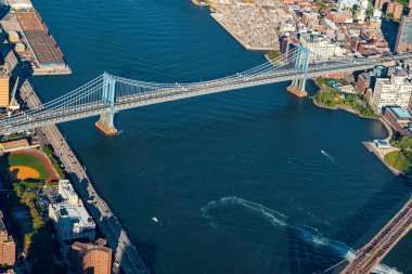 Brooklyn ve Manhattan Köprüleri manzaralı Ny'nin havadan görünümü