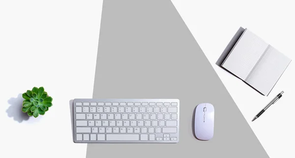 Computer keyboard and mouse with notebook — Stock Photo, Image