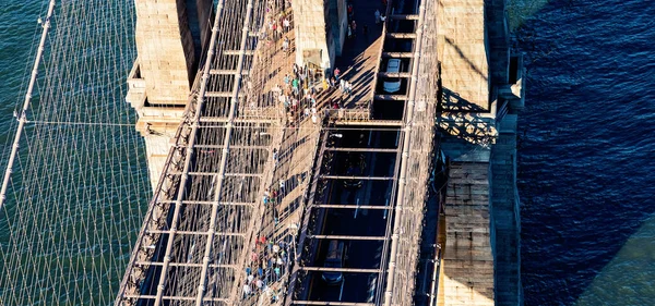 Brooklynský most přes East River v New Yorku — Stock fotografie