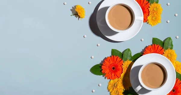 Tema flor otoño con café — Foto de Stock