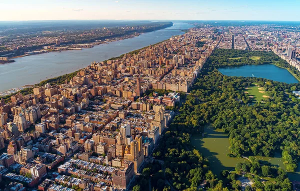 Luchtfoto van Manhattan en Central Park — Stockfoto
