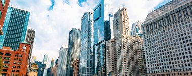 Chicago Nehri tekneleri ve trafik ile