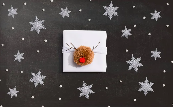 Confezione regalo pom pom renna fatta a mano — Foto Stock
