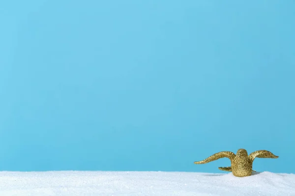 Gold bird ornament — Stock Photo, Image
