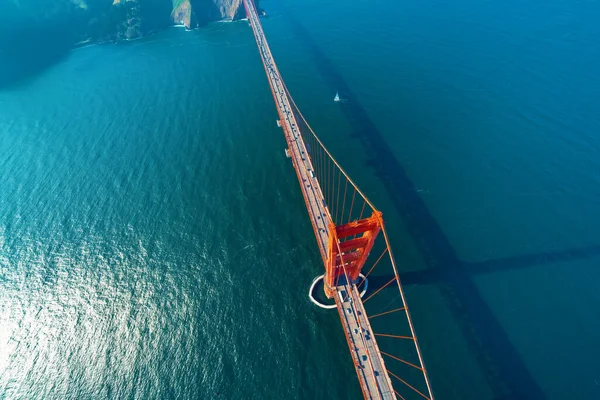 Letecký pohled na Golden Gate Bridge v San Franciscu — Stock fotografie