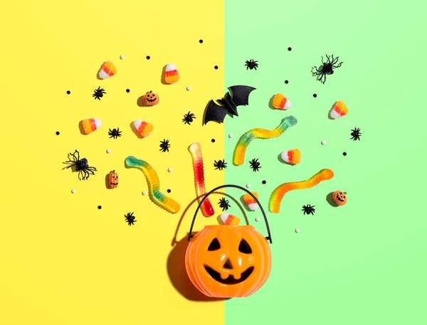 Abóbora de Halloween com decorações — Fotografia de Stock