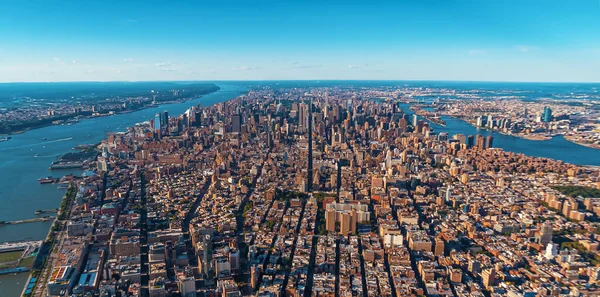 Aerial view of the skyscrapers of in Manhattan, NY — Stock Photo, Image