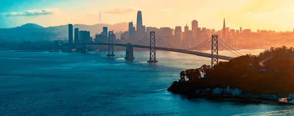 Вид с воздуха на мост через залив Сан-Франциско — стоковое фото
