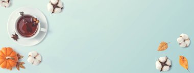 Tarçın çubuklu siyah çay ve yıldız anason.