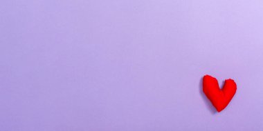 Sevgililer günü kalp şeklinde yastık