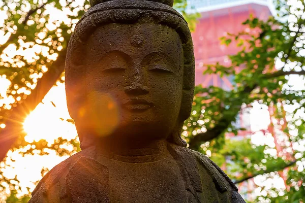 Japanese Buddhist statues in a temple in Tokyo — Stock Photo, Image