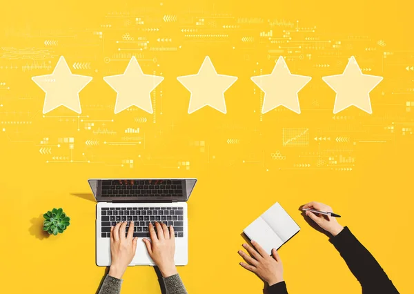 Rating star concept with people working together — Stock Photo, Image