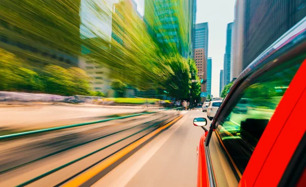 Beweging wazig rijden door de stad — Stockfoto