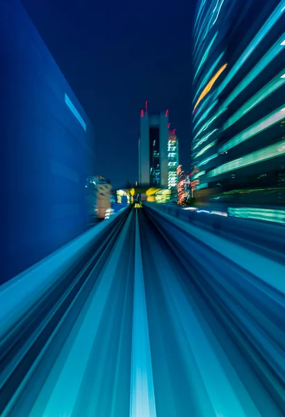 Movimento de trem POV desfocado conceito do monotrilho Yuikamome em Tóquio, Japão — Fotografia de Stock