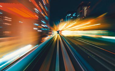 POV tren hareketi Tokyo, Japonya 'daki Yuikamome monoray konseptini bulanıklaştırdı