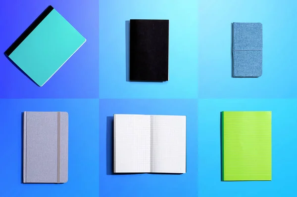 Cuadernos en un escritorio de azulejos desde arriba —  Fotos de Stock