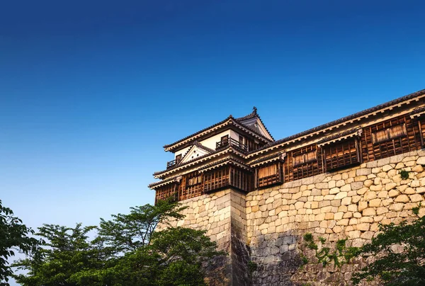 Antiguo Castillo de Matsuyama en Matsuyama, Japón — Foto de Stock