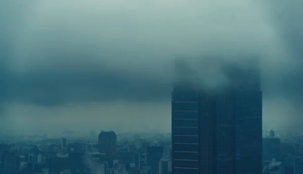 风暴期间东京的天际线 — 图库照片