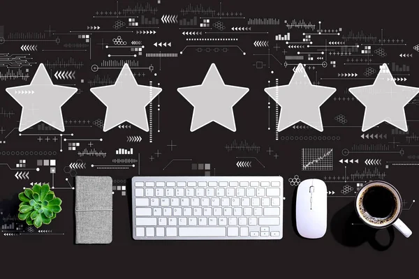 Рейтинг концепції зірки з комп'ютерною клавіатурою — стокове фото