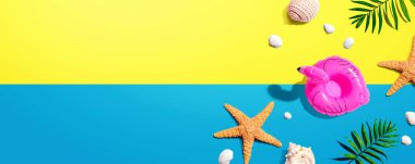 Pembe flamingolu yaz konsepti