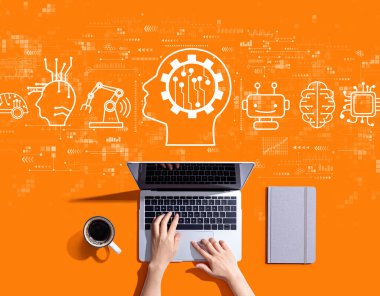 Bir dizüstü bilgisayar kullanan kişi ile gelecekteki teknoloji kavramı