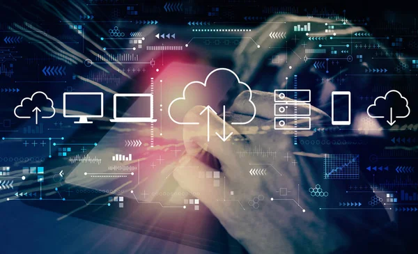 Computación en la nube con el hombre usando tableta —  Fotos de Stock
