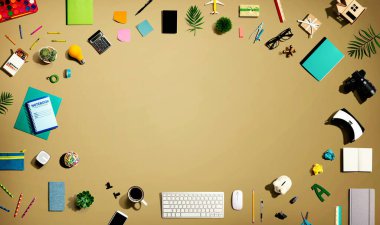 Elektronik aletler ve ofis malzemeleri koleksiyonu.