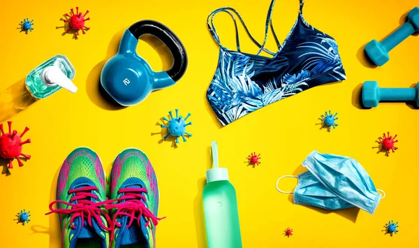 Tema fitness e coronavirus con set di allenamento — Foto Stock