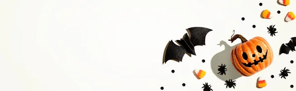 Fantasma de abóbora de Halloween com morcego e aranhas — Fotografia de Stock