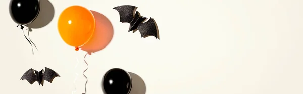 Globos naranjas y negras con murciélagos — Foto de Stock