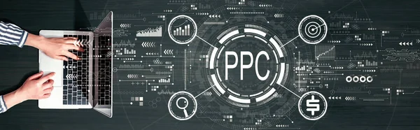 PPC - Pago por clic concepto con la persona que utiliza un ordenador portátil —  Fotos de Stock