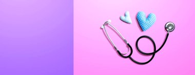 Kalp ve steteskoplu sağlık çalışanları takdir teması